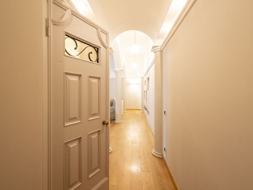 Flooring, Wall, Floor, Wood, Ceiling, Interior Design, Lighting, Architecture, Wood Flooring, Door