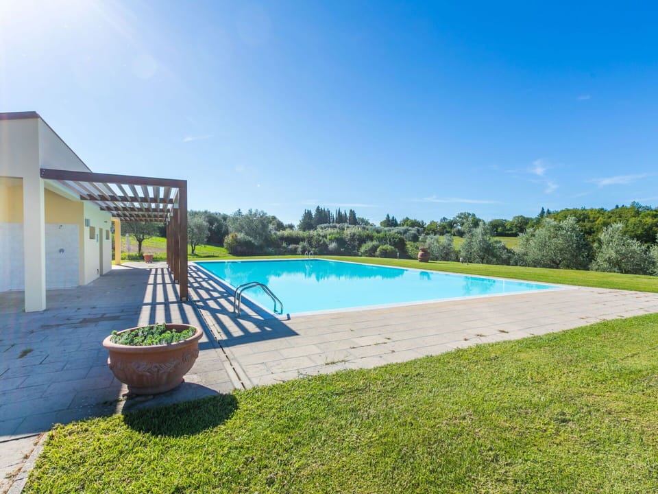Apartment, Estate, Yard, Lawn, Landscaping, Balcony, Villa