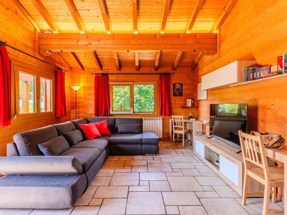 Wood, Interior Design, Flooring, Ceiling, Floor, Room, Living Room, Wood Stain, Cottage, Log Cabin