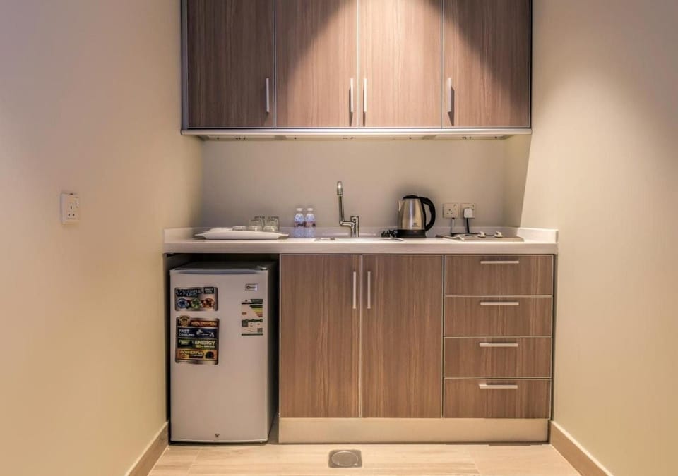 Suite, 1 Bedroom | Blackout drapes, soundproofing, iron/ironing board, free WiFi