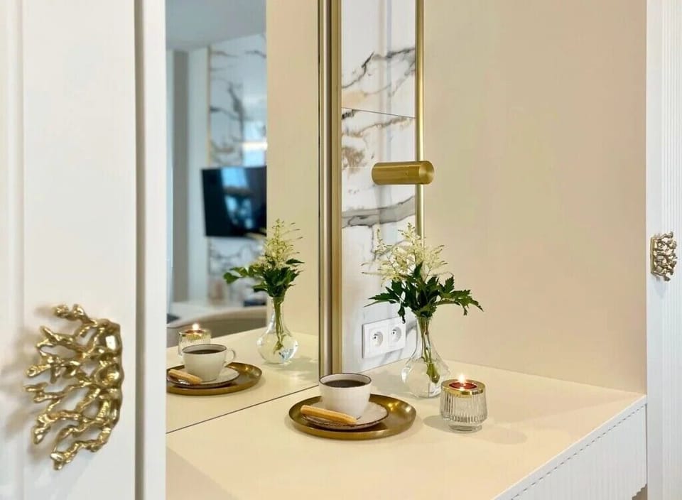 Apartament Sky View | In-room safe, laptop workspace, blackout drapes, soundproofing