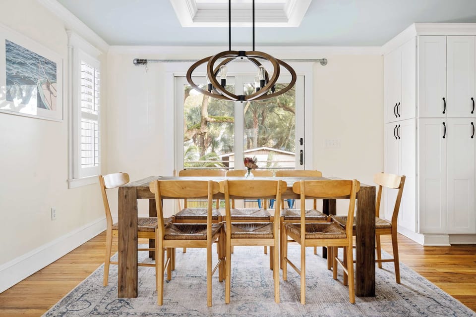 Dining area off the kitchen 