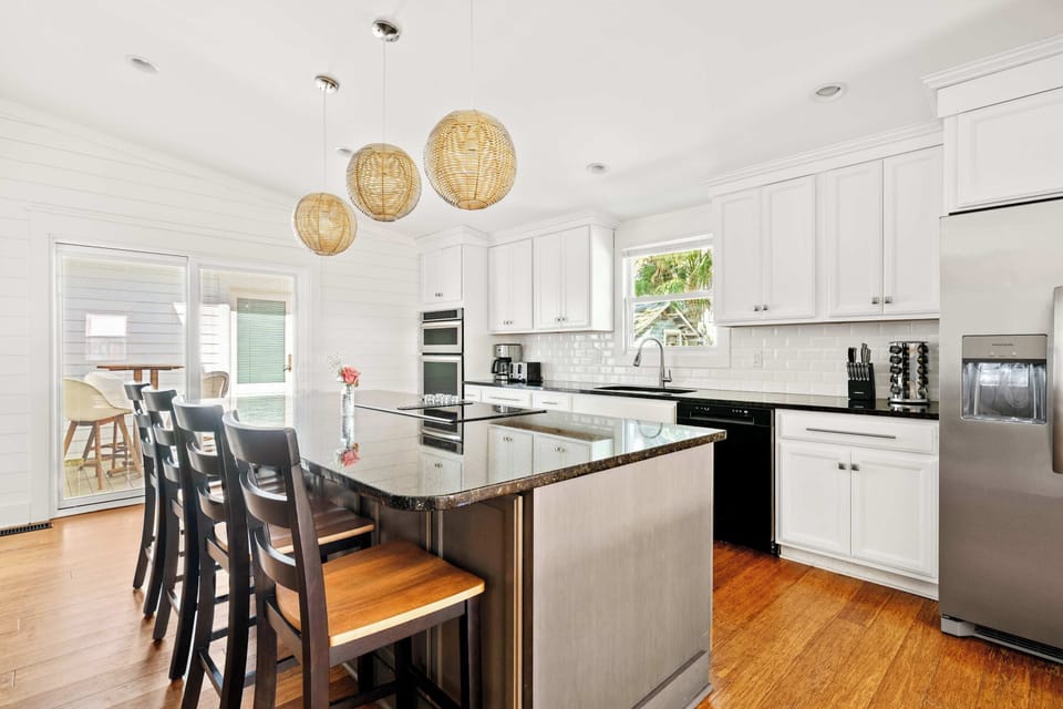 Fully equipped kitchen with island seating 