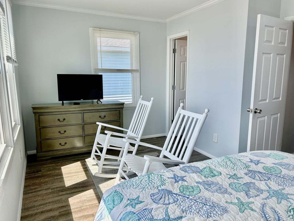 Queen Bedroom
9/18/25 - JR