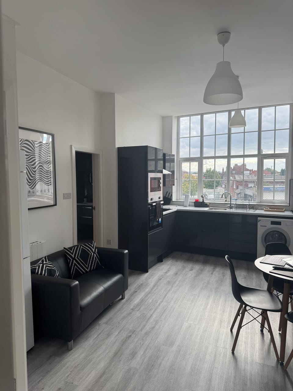Open plan dining kitchen area