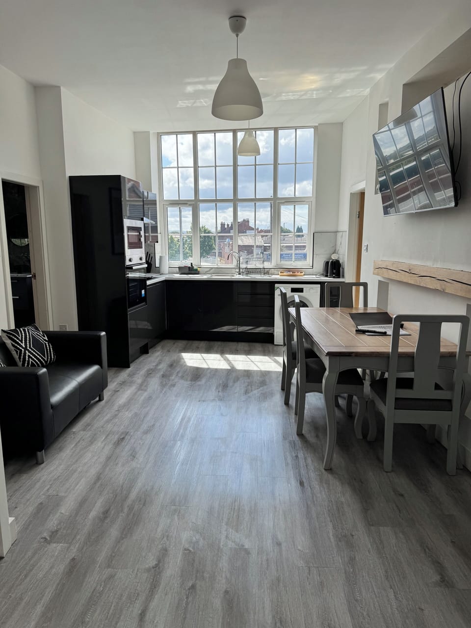 Kitchen dining room 