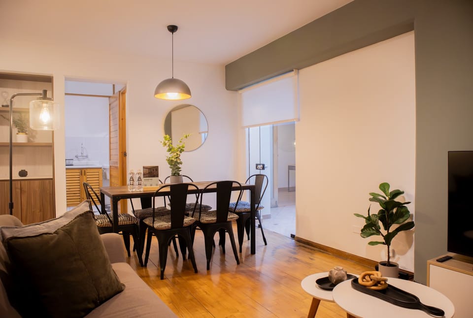 House | 2 bedrooms, desk, high-speed internet