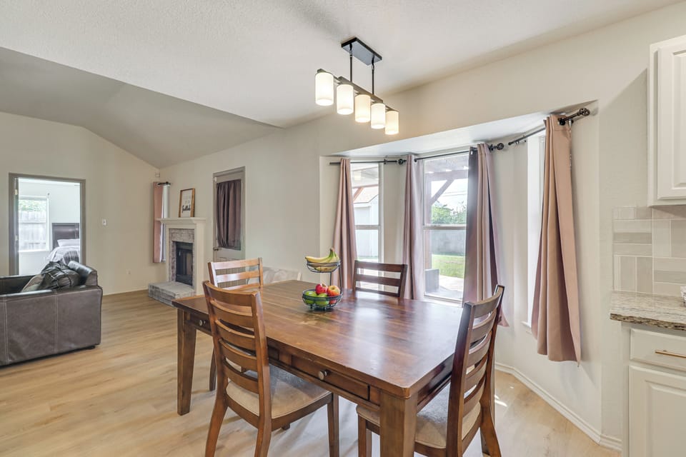 House (4 Bedrooms) | Interior