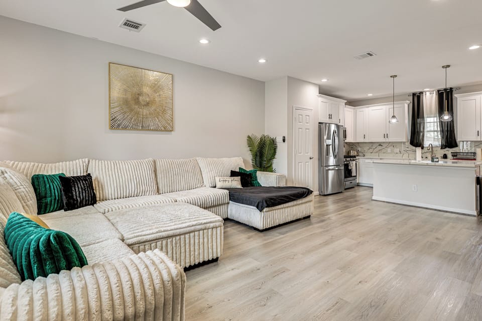 House (3 Bedrooms) | Interior