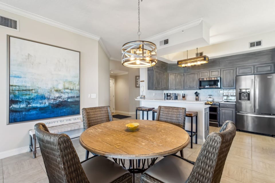 Condo, 3 Bedrooms | Dining