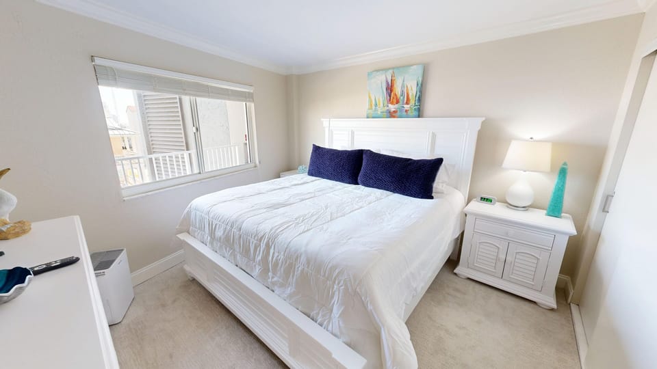 Condo, 2 Bedrooms | 2 bedrooms, iron/ironing board, WiFi (free)