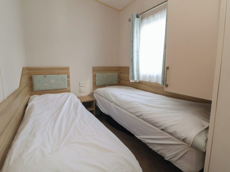 3 bedrooms, individually decorated, individually furnished