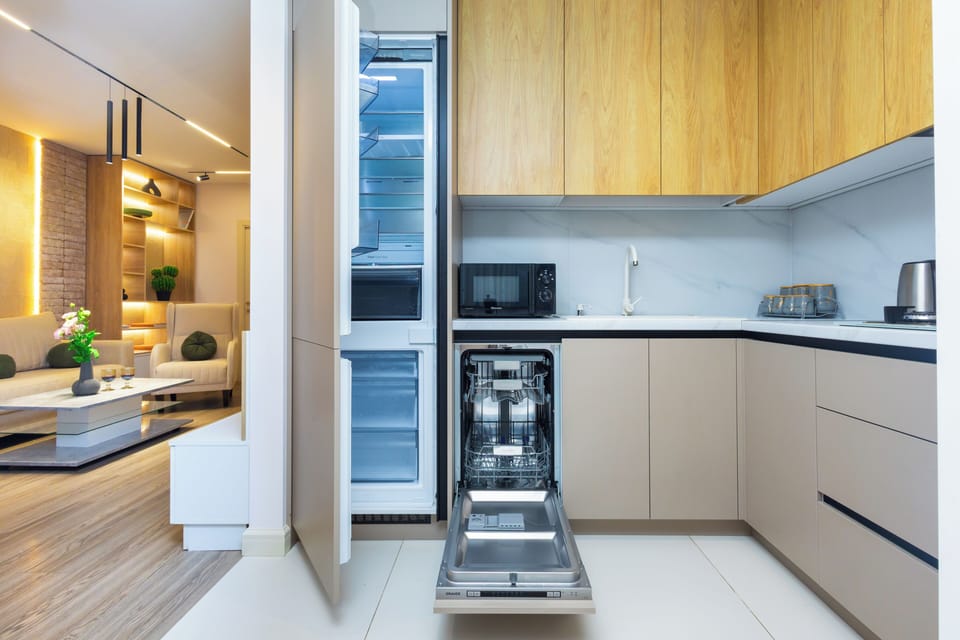 Classic Apartment, 2 Bedrooms | Private kitchen | Electric kettle