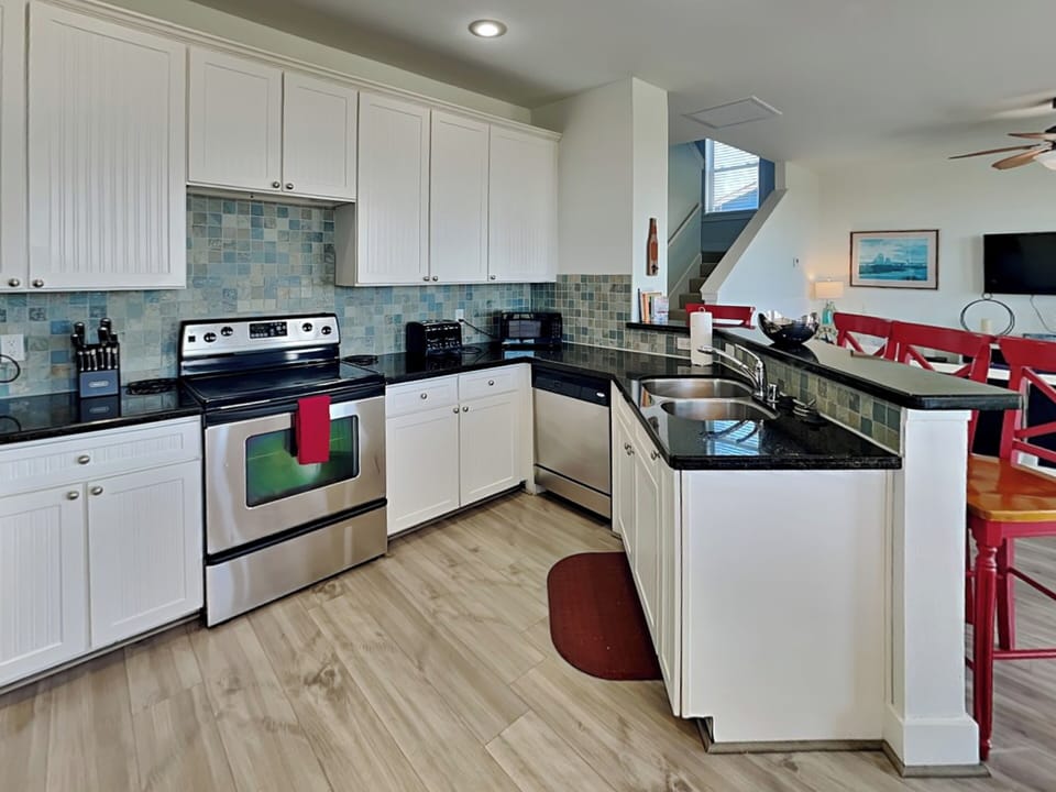 Kitchen - Stainless Appliances, Toaster, Microwave - First Level