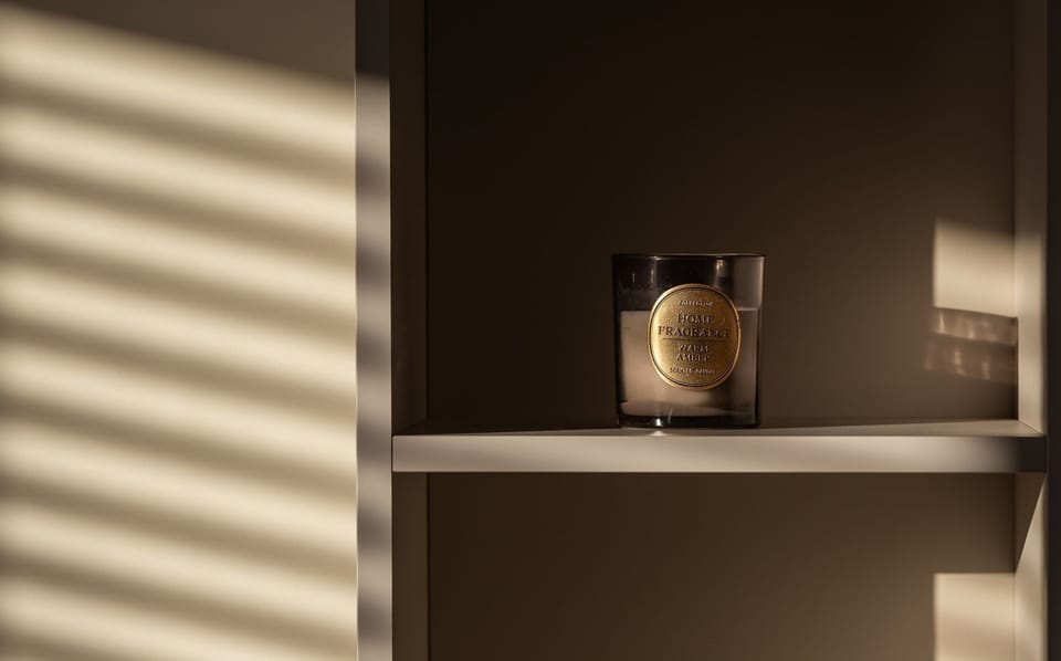 Carefully selected decorative details that create a cosy atmosphere in the studio.