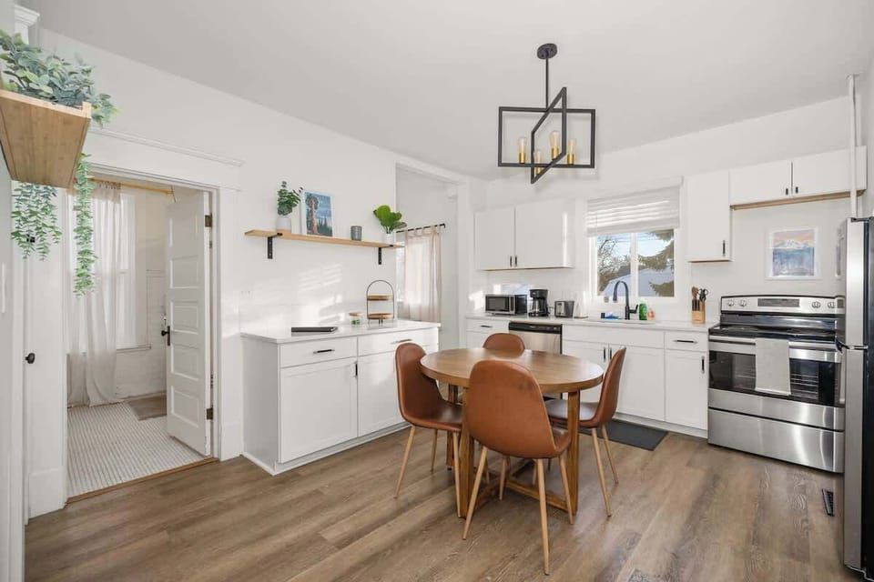 Downstairs kitchen