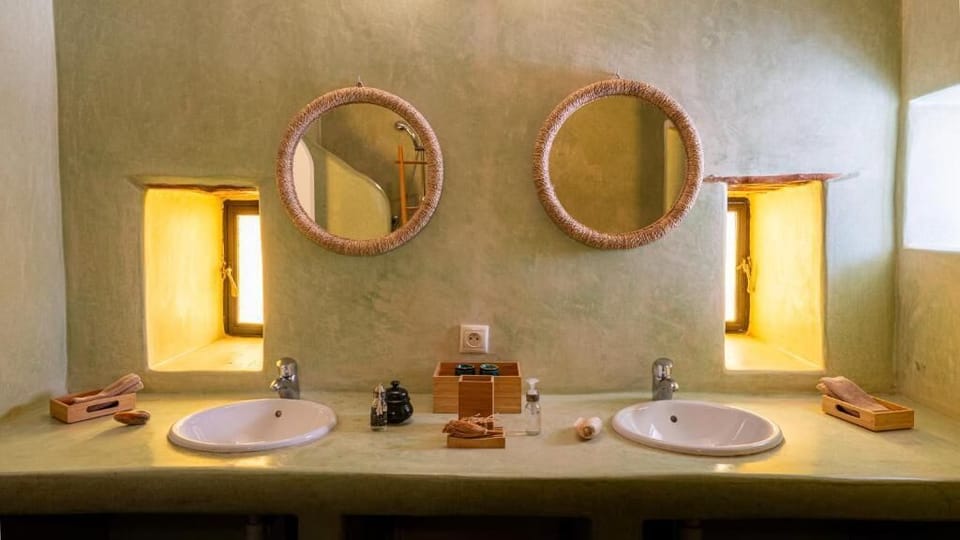 L'Agave | Bathroom | Free toiletries, towels, soap
