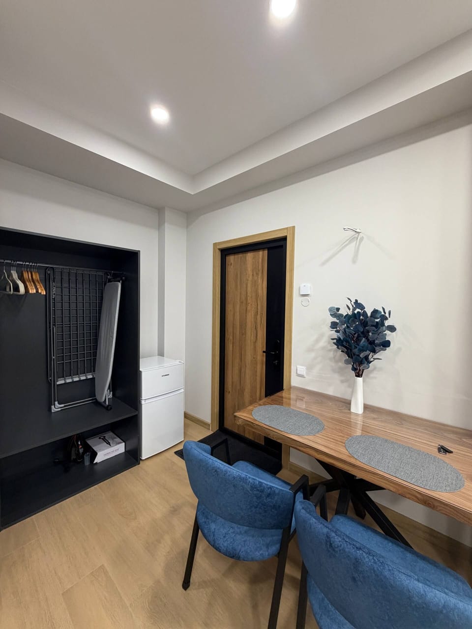 Classic Double Room | Living area | 40-inch Smart TV with digital channels