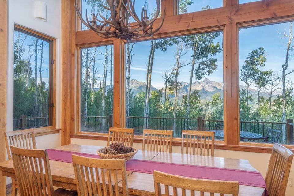 Dining Room - Dining table seating for 10