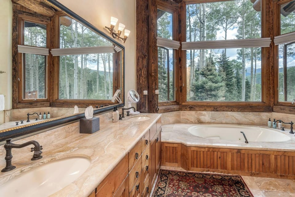 Bathroom 1 - Primary Bathroom - Ensuite bathroom with double vanity and jetted soaking tub
