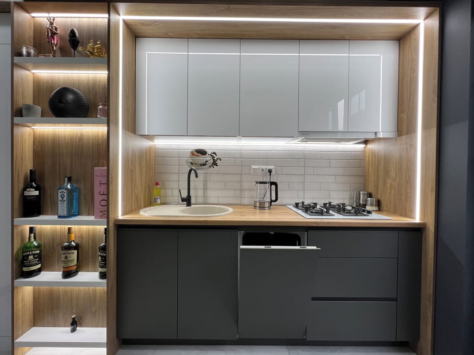 Deluxe Apartment, 2 Bedrooms | Private kitchen | Electric kettle