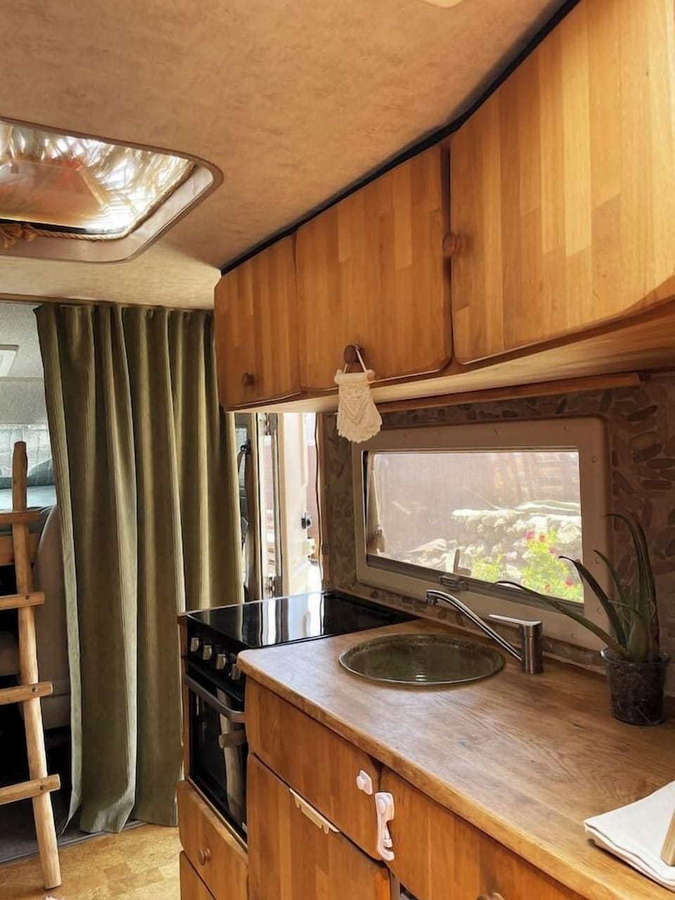 Comfort Mobile Home, Courtyard View | Private kitchen