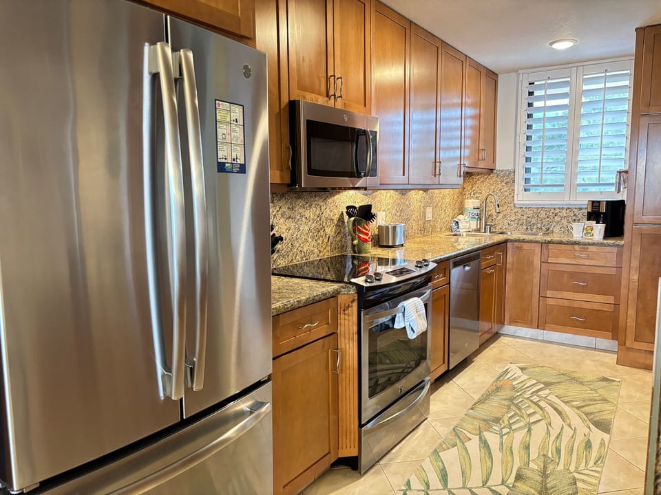 Kanai A Nalu 312 Kitchen