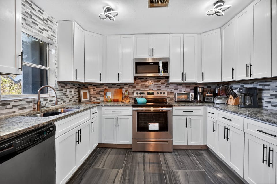 Indoors, Kitchen, Appliance, Microwave, Oven