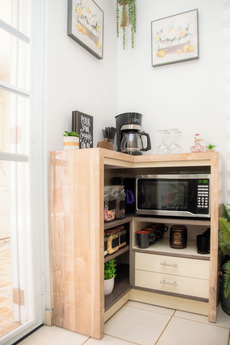 Family House, 3 Bedrooms | Coffee and/or coffee maker