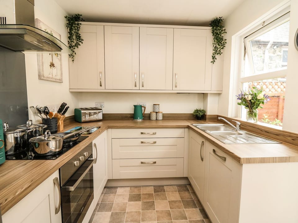 Dishwasher, cookware/dishes/utensils