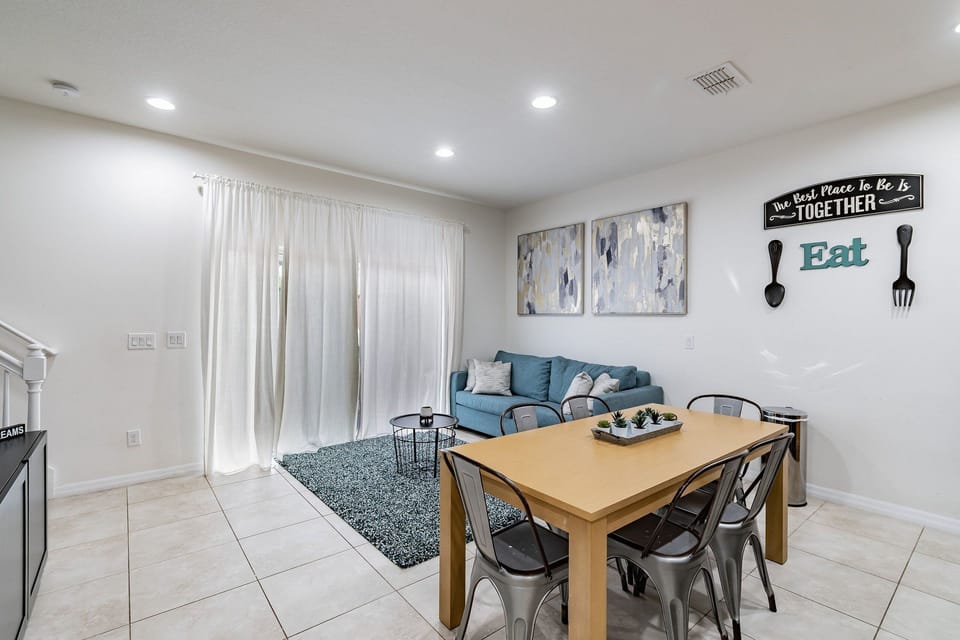 Basic Villa | Dining