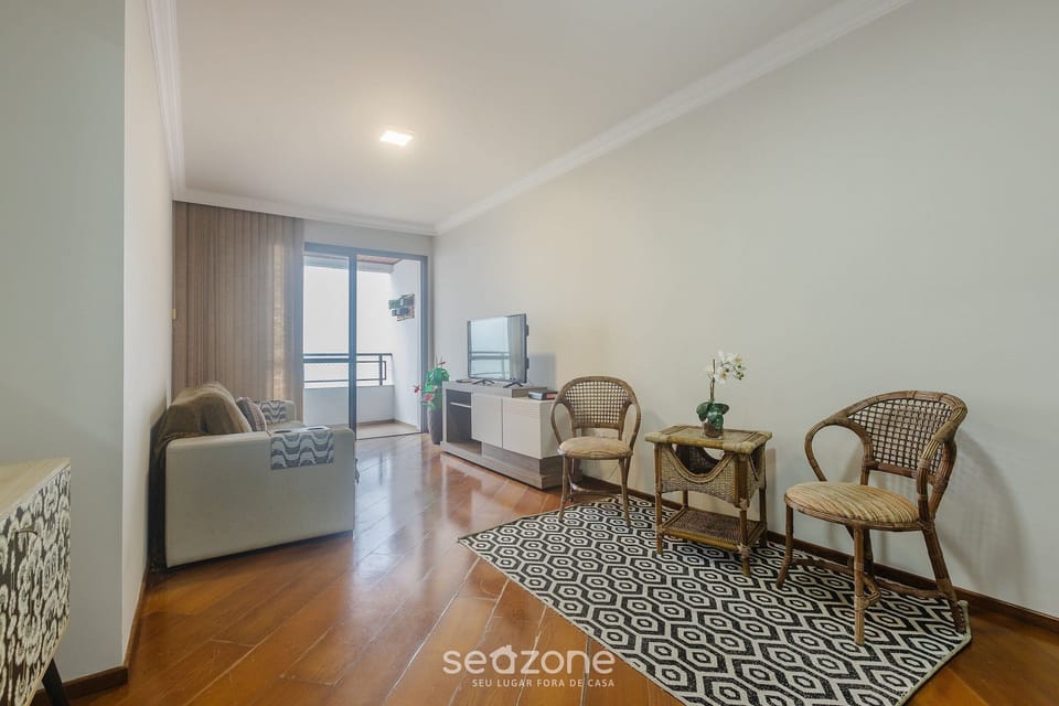 Basic Apartment | Living area