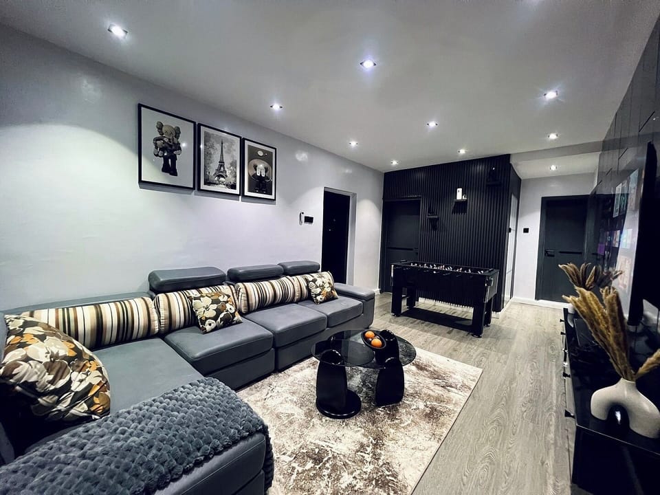 Economy Apartment, Balcony, City View | Living area