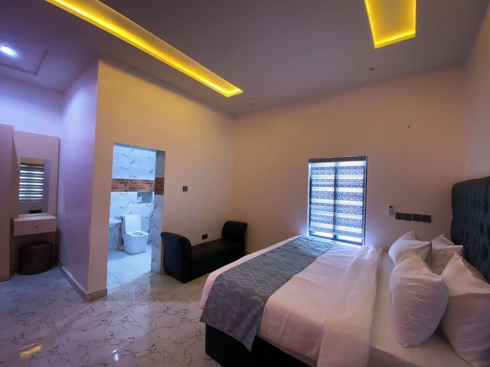 Deluxe Room, Balcony, City View | Desk, laptop workspace, blackout drapes, soundproofing