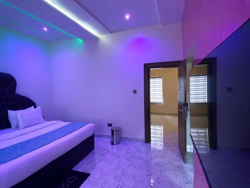 Deluxe Room, Balcony, City View | Desk, laptop workspace, blackout drapes, soundproofing