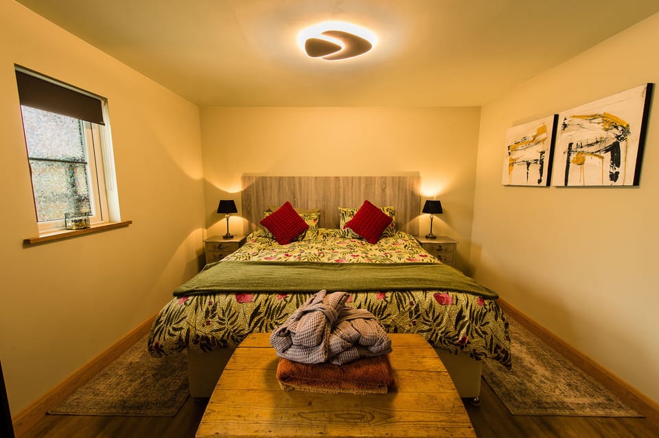 Super kingsize bed