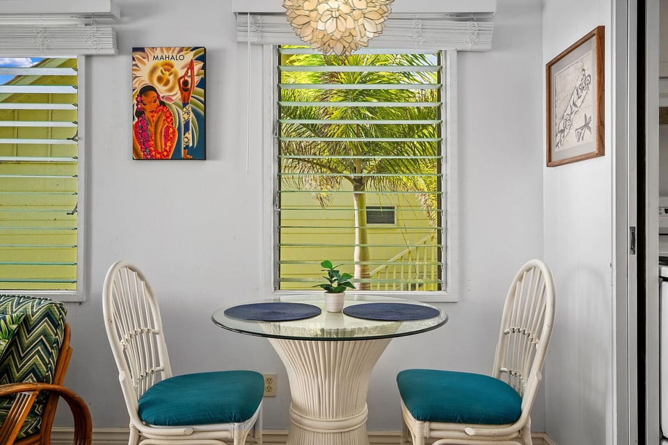 Studio, Ocean View | Dining room