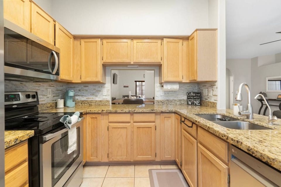 Full Kitchen