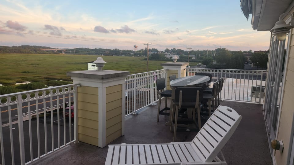 Beautiful view of green space from the balcony. 