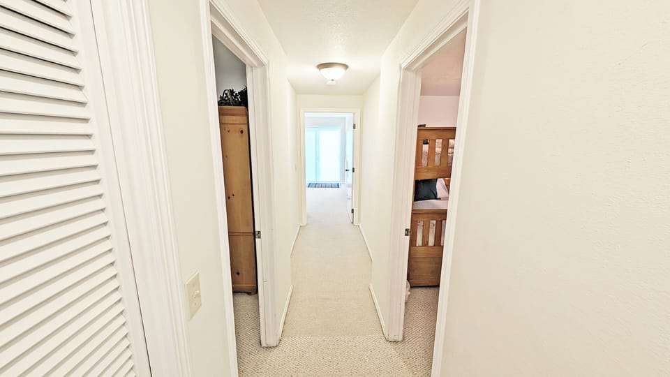 Hall to Bedrooms