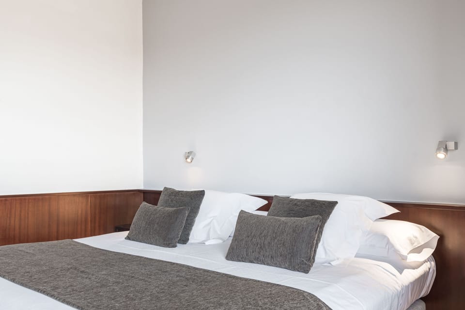 Superior Double or Twin Room (Empordá View) | Down comforters, minibar, in-room safe, individually furnished