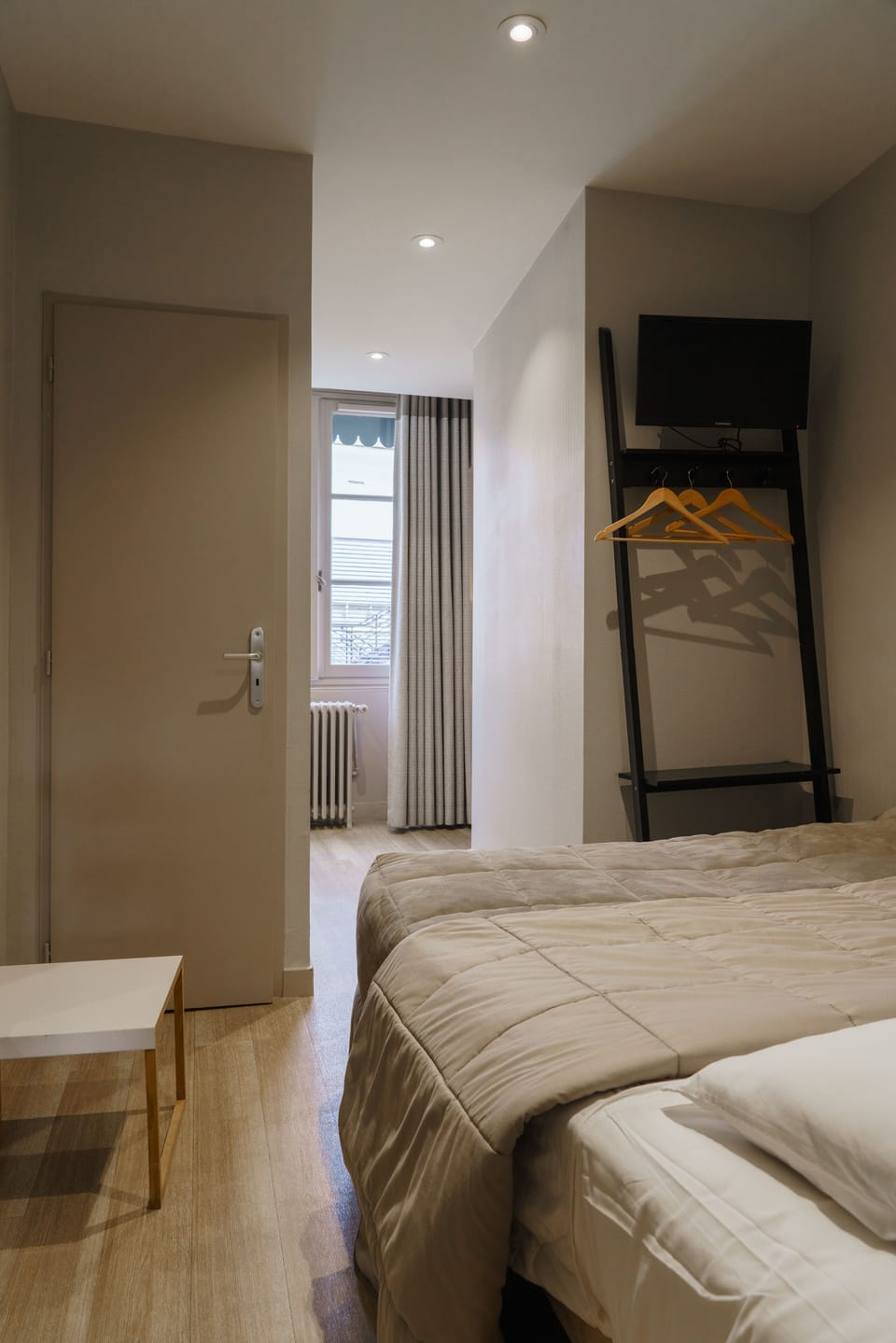 Standard Double Room | Desk, blackout drapes, soundproofing, WiFi (free)
