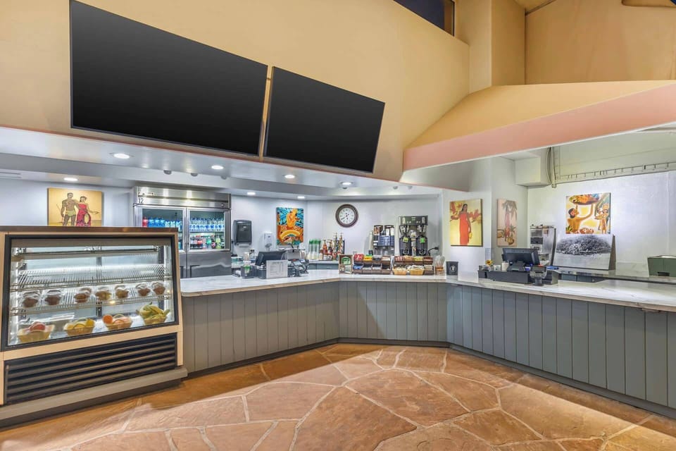 Cafe with grab n go items and coffee