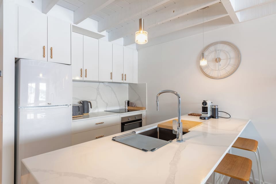 Studio Loft (Sleeps 2) | Private kitchen