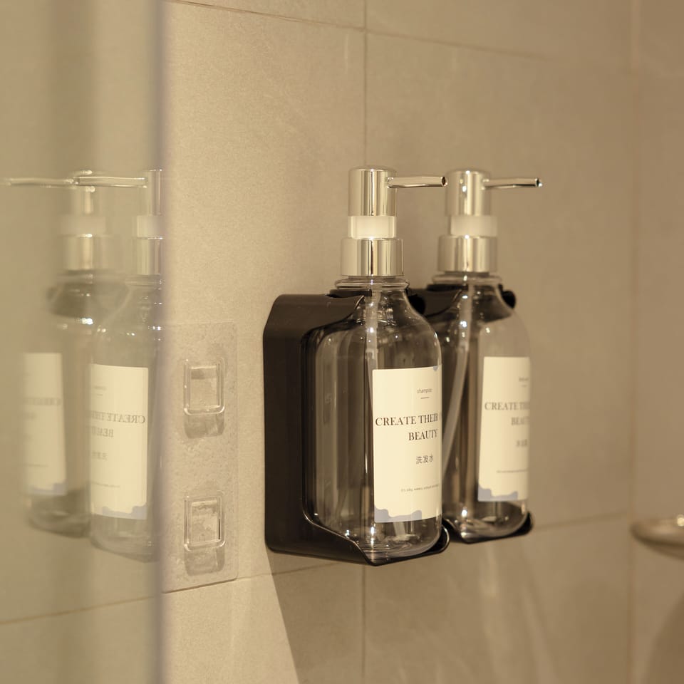 Deluxe Double Room, City View | Bathroom | Shower, free toiletries, hair dryer, bathrobes