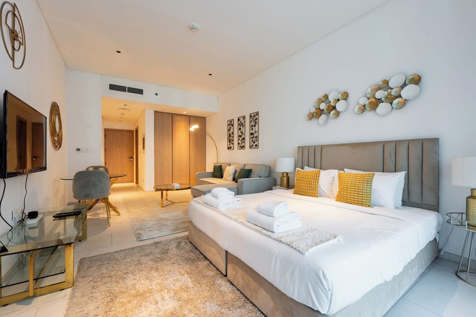 Deluxe Studio, Balcony, City View | Free WiFi