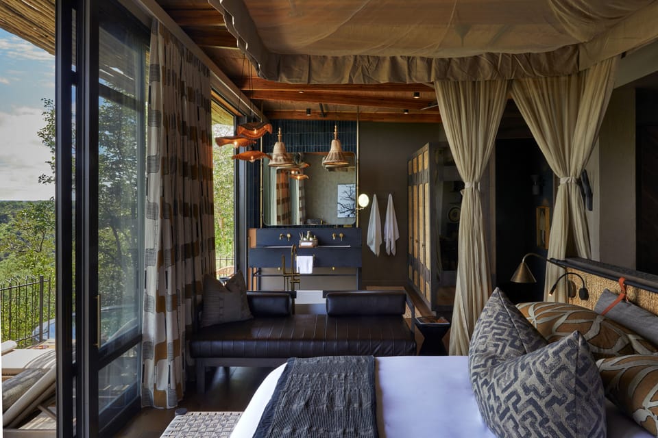 Luxury Suite | Minibar, free WiFi, bed sheets