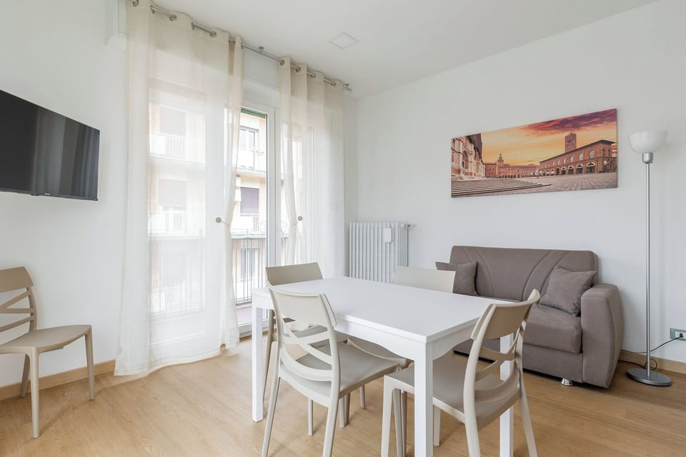 Apartment, 3 Bedrooms, Balcony, City View | Living area | 30-inch TV with satellite channels