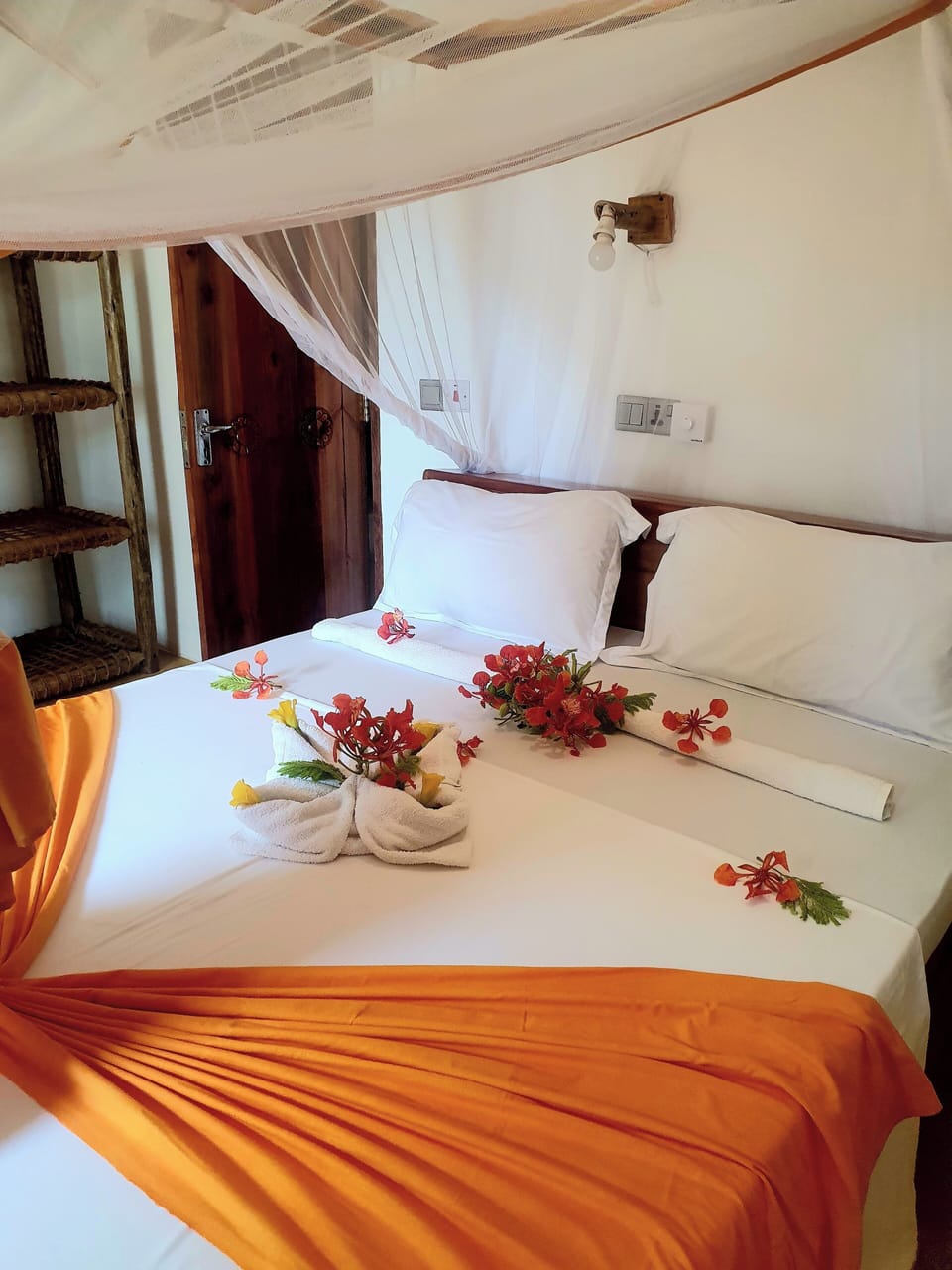 In-room safe, desk, laptop workspace, free WiFi