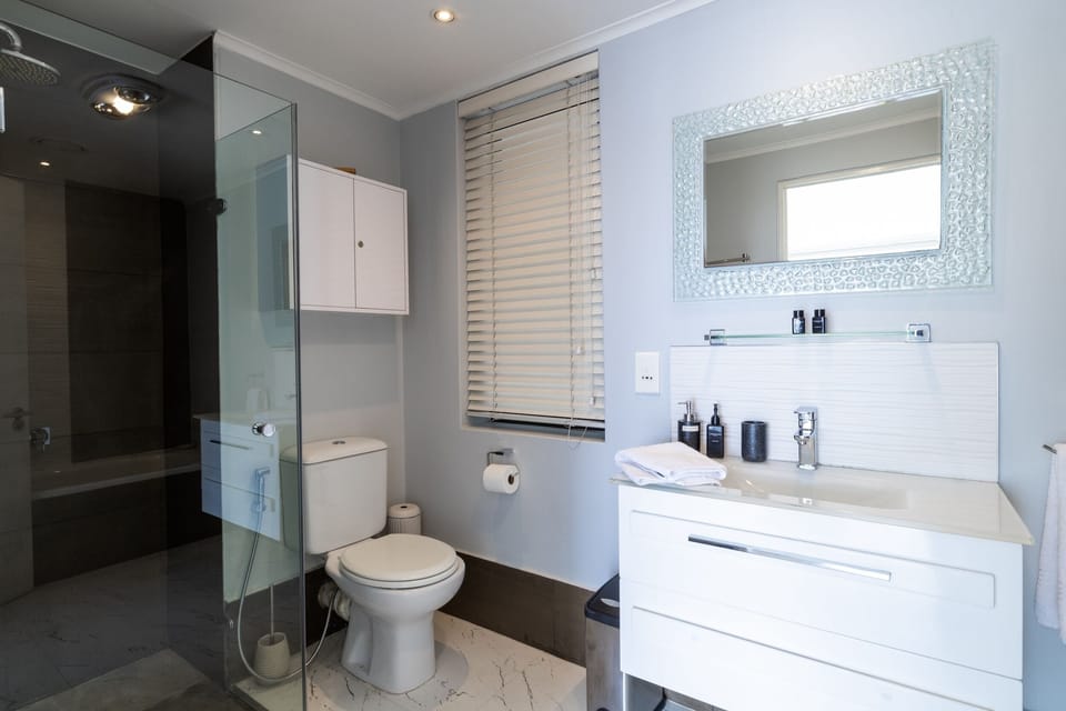 Classic Apartment, City View | Bathroom
